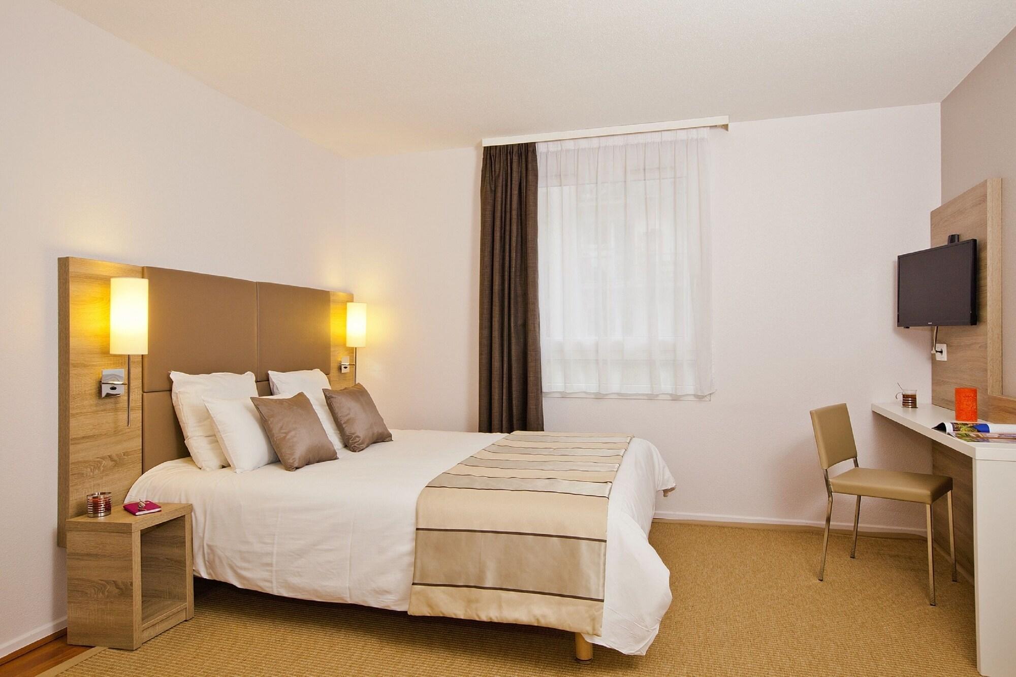 Sejours & Affaires Kleber 2*